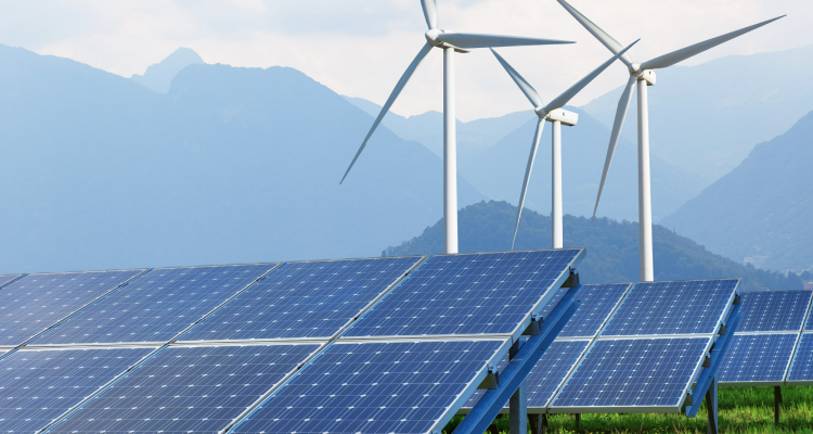 Paneles solares y torres eólicas