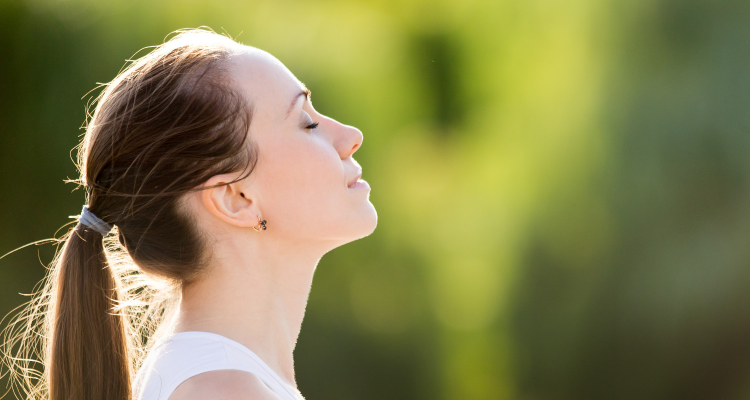 Mujer en la naturaleza