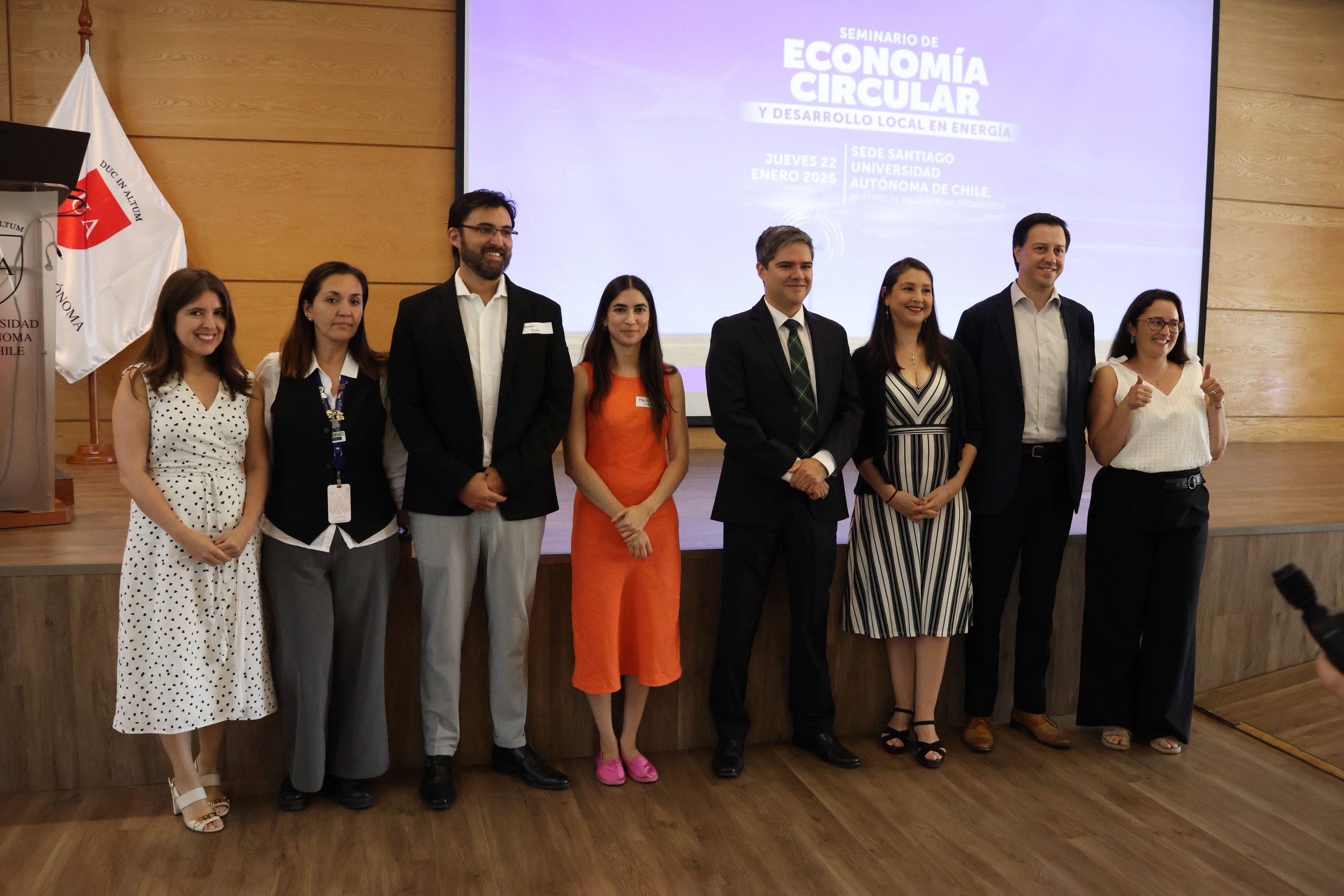 El evento reunió a distintas autoridades gubernamentales, académicas de la Universidad Autónoma de Chile y a desarrolladores de distintos proyectos en Economía Circular.